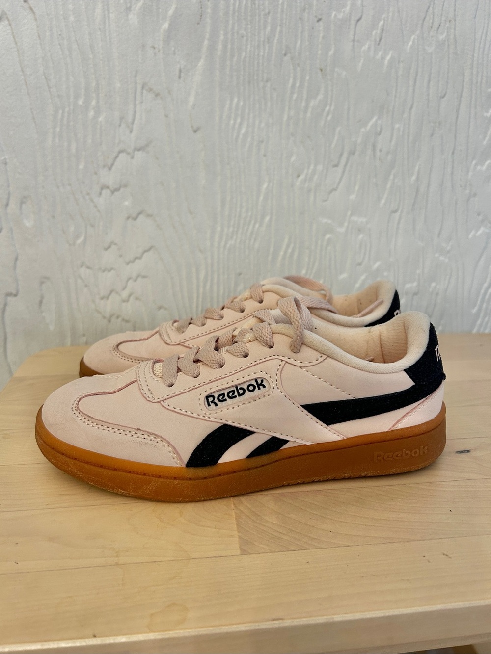 REEBOK Kids Sneakers Pink Blue Size 1 School Trendy Casual